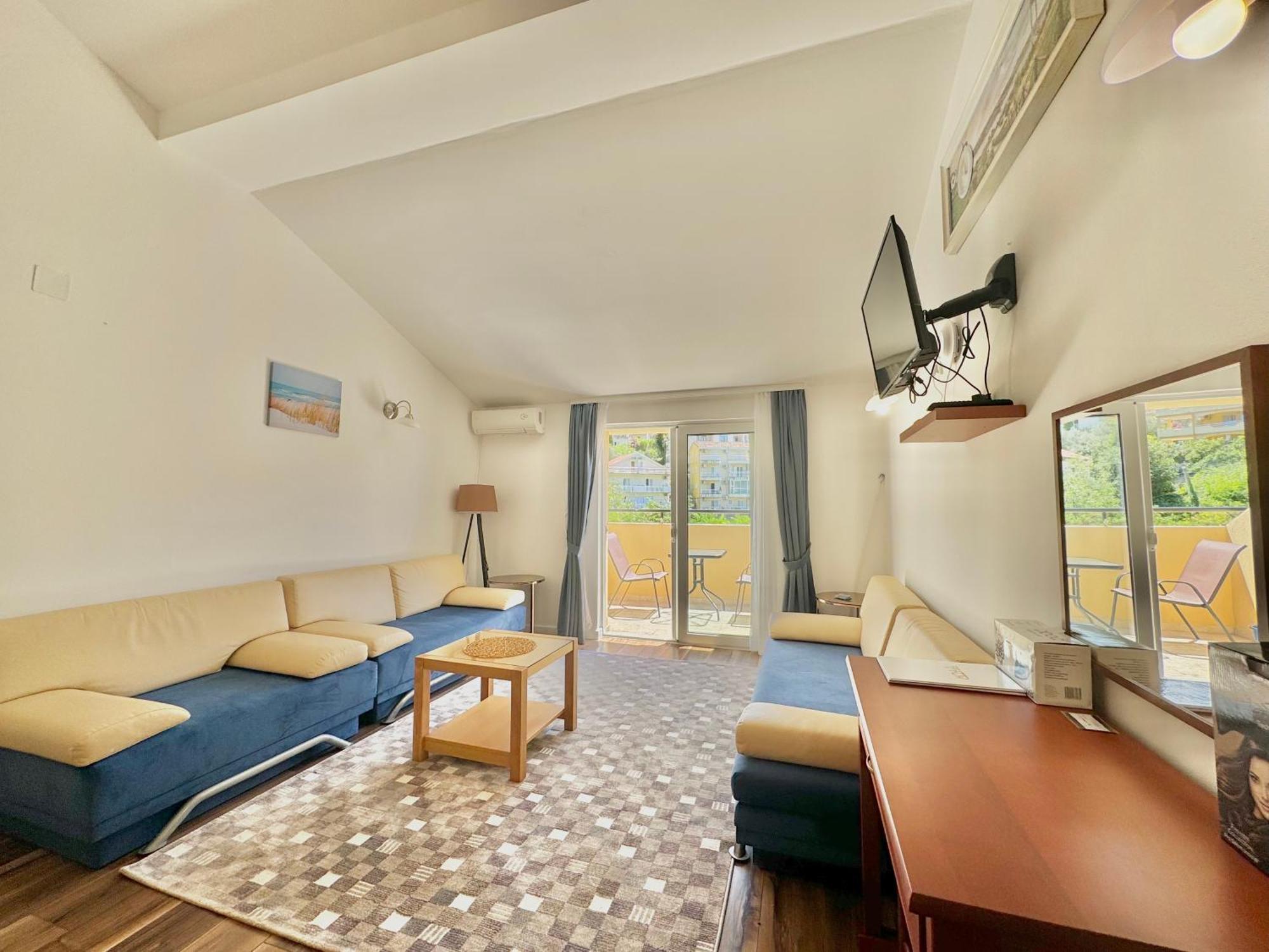 For-A Apartmani Bečići Buitenkant foto